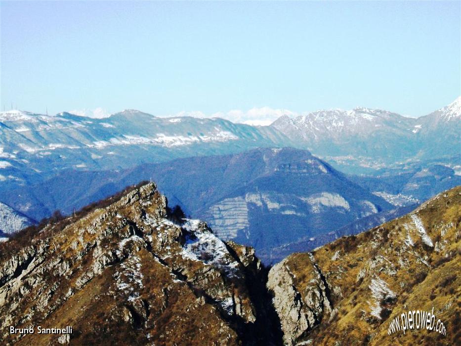 16 dietro l'Albenza il m.Rosa.JPG